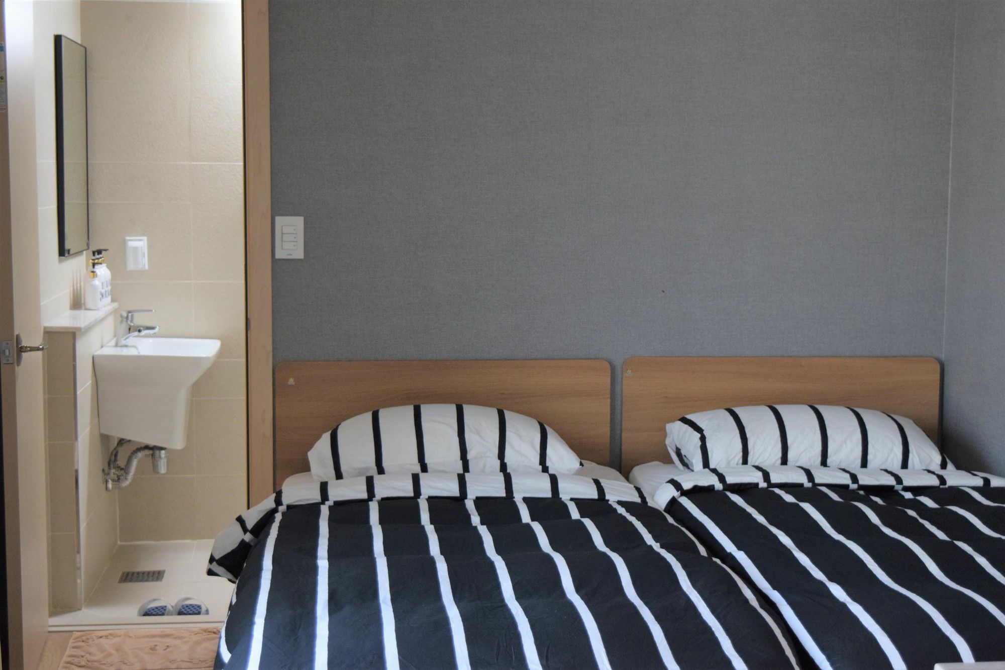 Guest house Red Stone Guesthouse Seoul